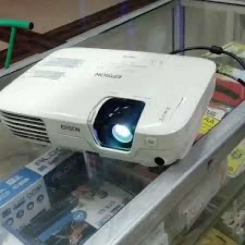 Epson ebs9 untuk nobar terang