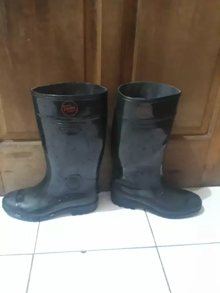 Dijual sepatu pria