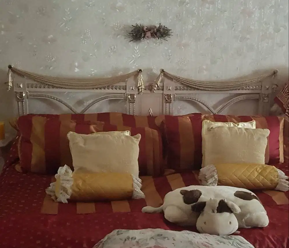 Tempat Tidur (King Size Bed)