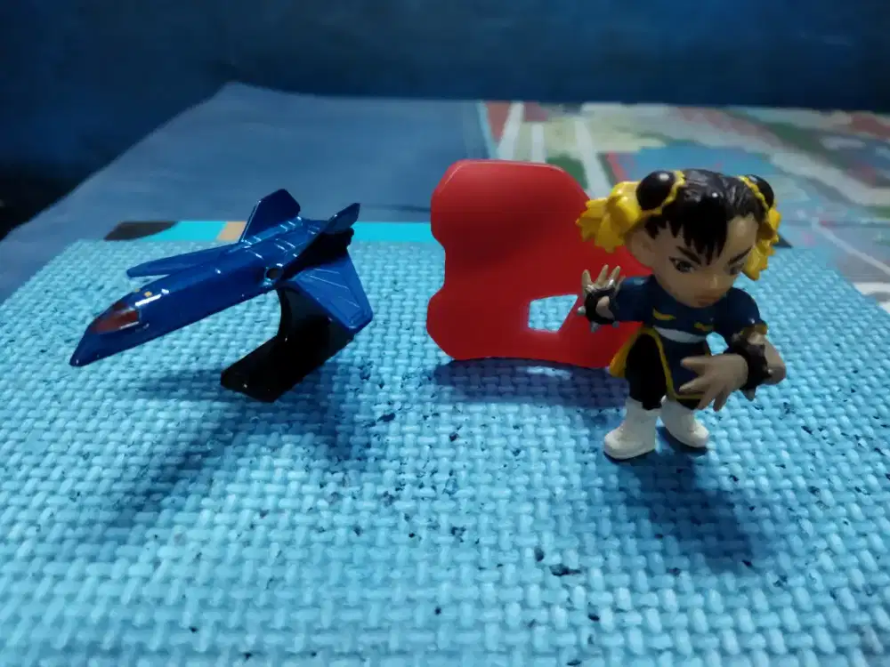 action figure chun li & x men