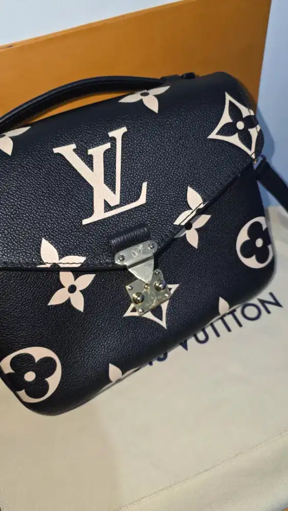 TAS LV METIS hitam corak baru