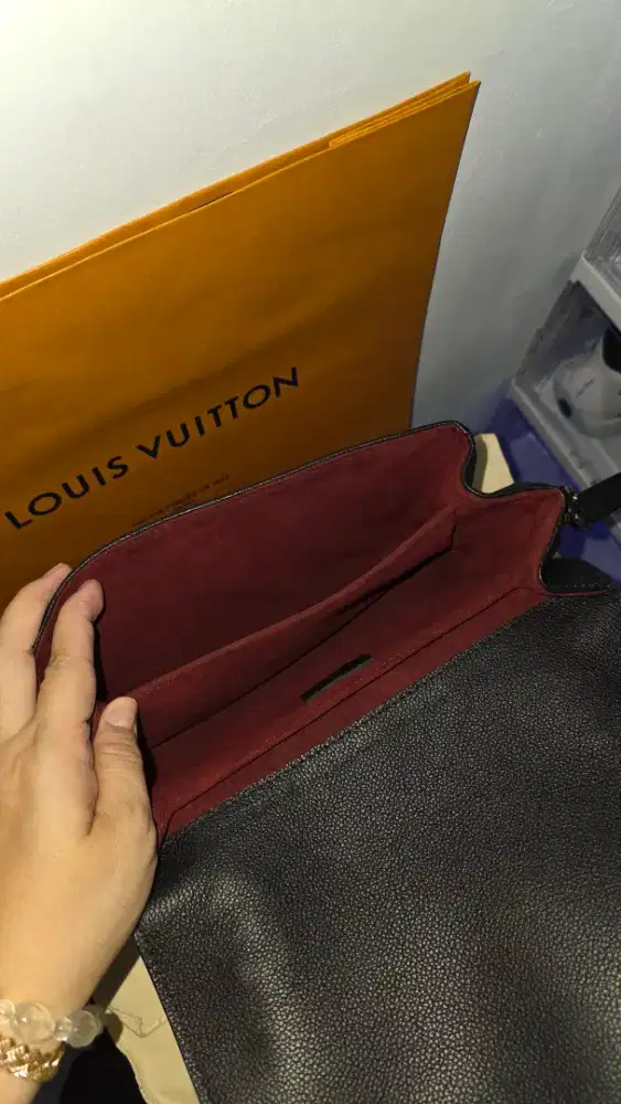 TAS LV METIS hitam corak baru