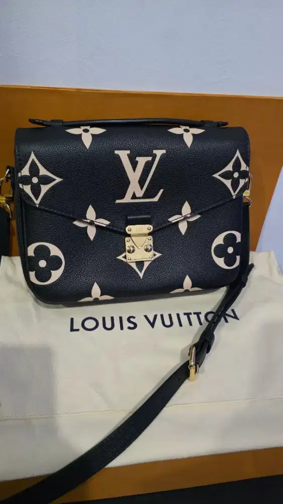 TAS LV METIS hitam corak baru