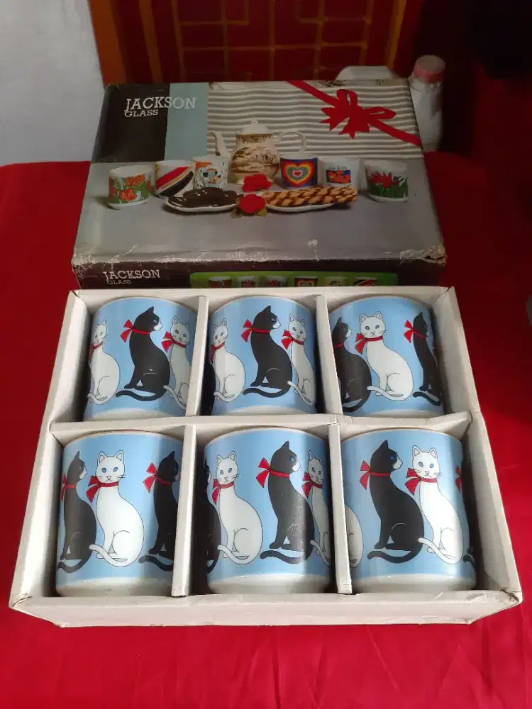 Gelas Antik Motif Kucing Jadul