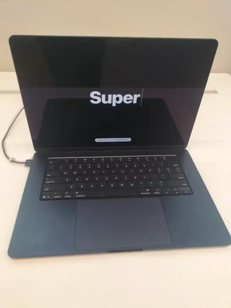 Macbook air M4 (15 inchi)