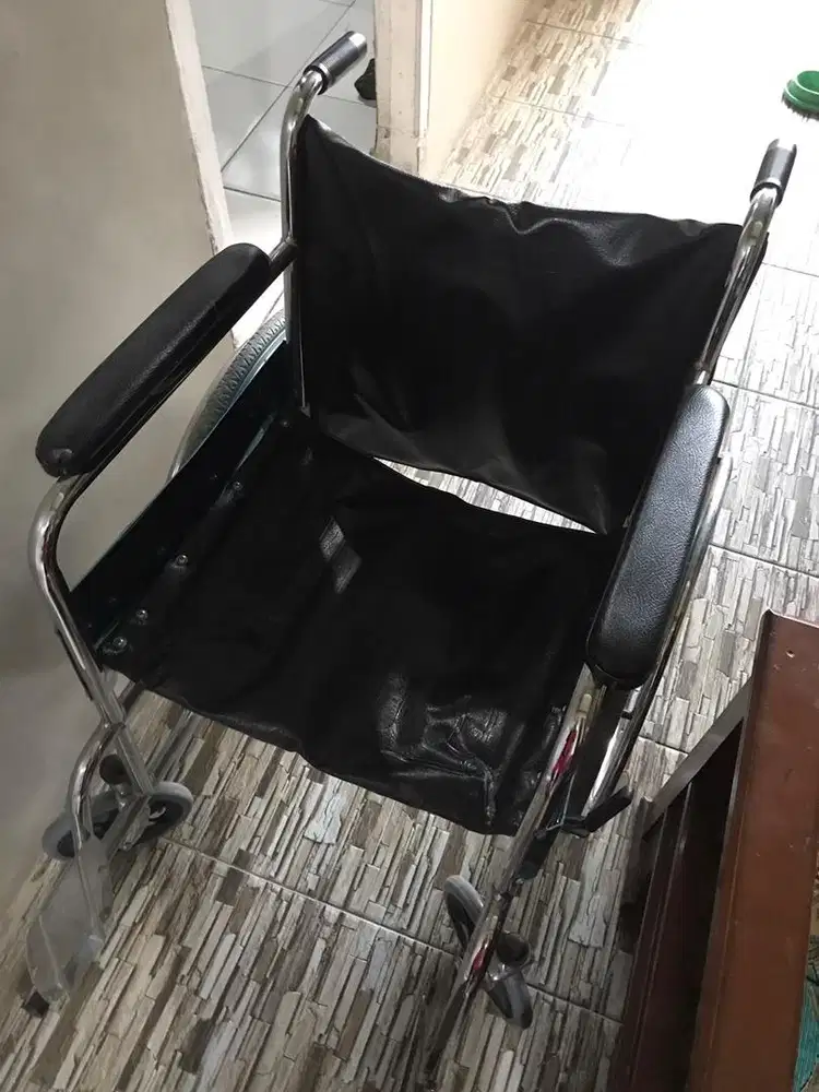 Kursi roda bekas no minus