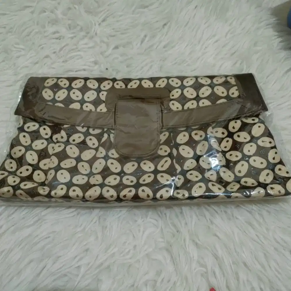 Clutch  Preloved