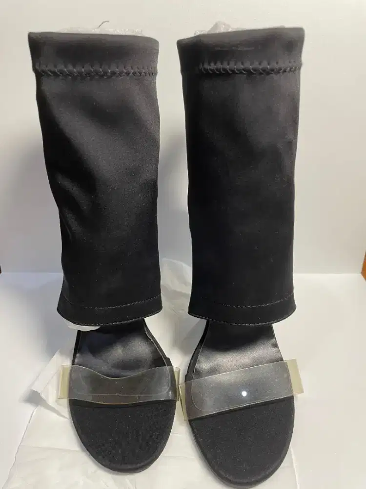 Dijual Cepat, Cuci Lemari !!! Baru Sepatu Hitam size 36