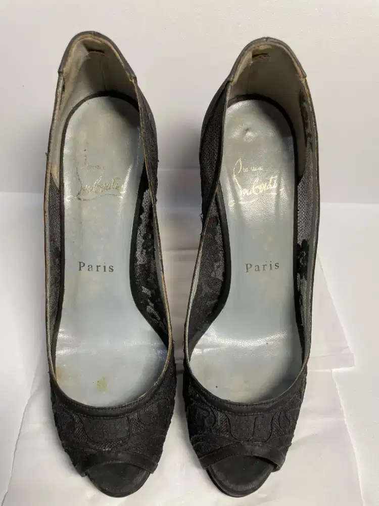 Dijual Cepat, Cuci Lemari ! Sepatu Christian Loubutin 100% Asli Sz. 36