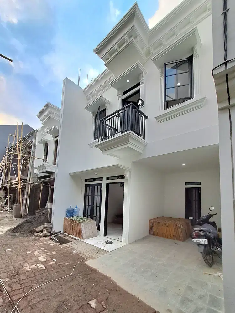 DIJUAL RUMAH 2 LANTAI 800 JUTAAN DI KAHFI 1 JAGAKARSA