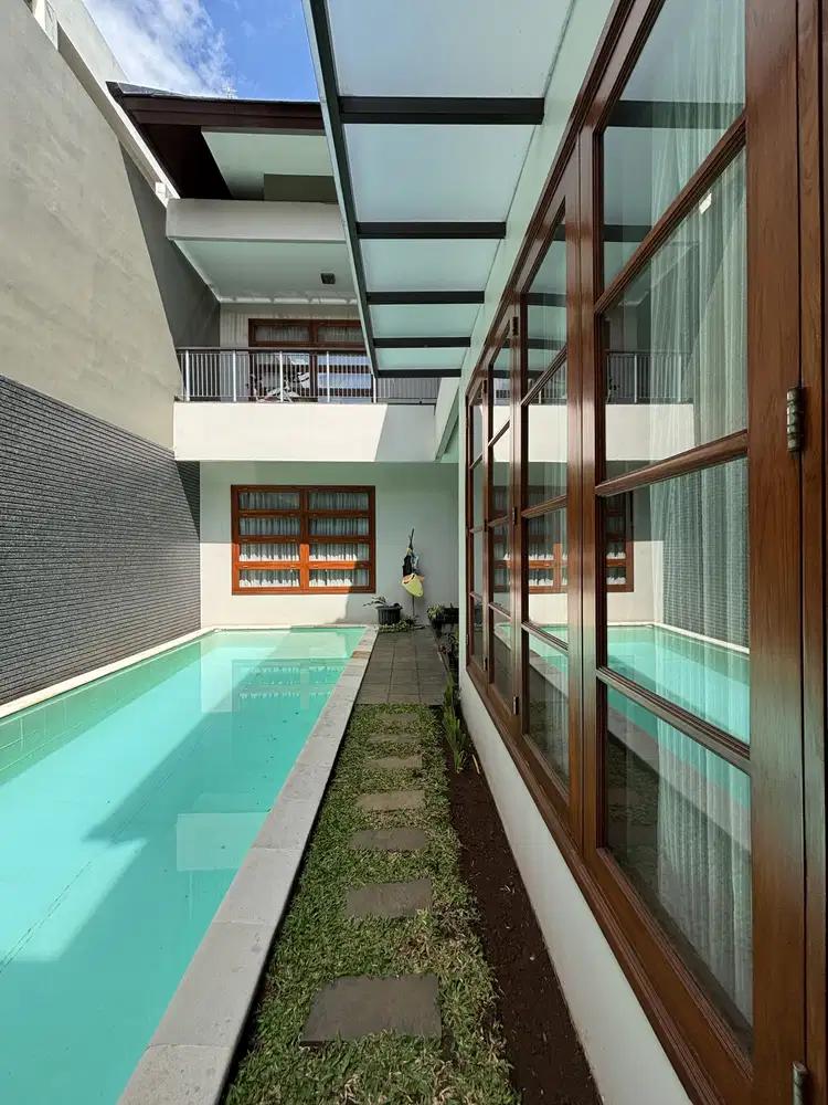 Rumah 2 Lantai di Tanjung Barat, Jakarta Selatan