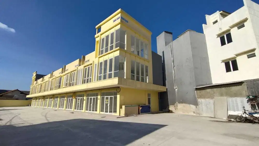 DI JUAL RUKO DEKAT DENGAN SGC CIKARANG DAN JL.PANTURA AREA PARKIR LUAS