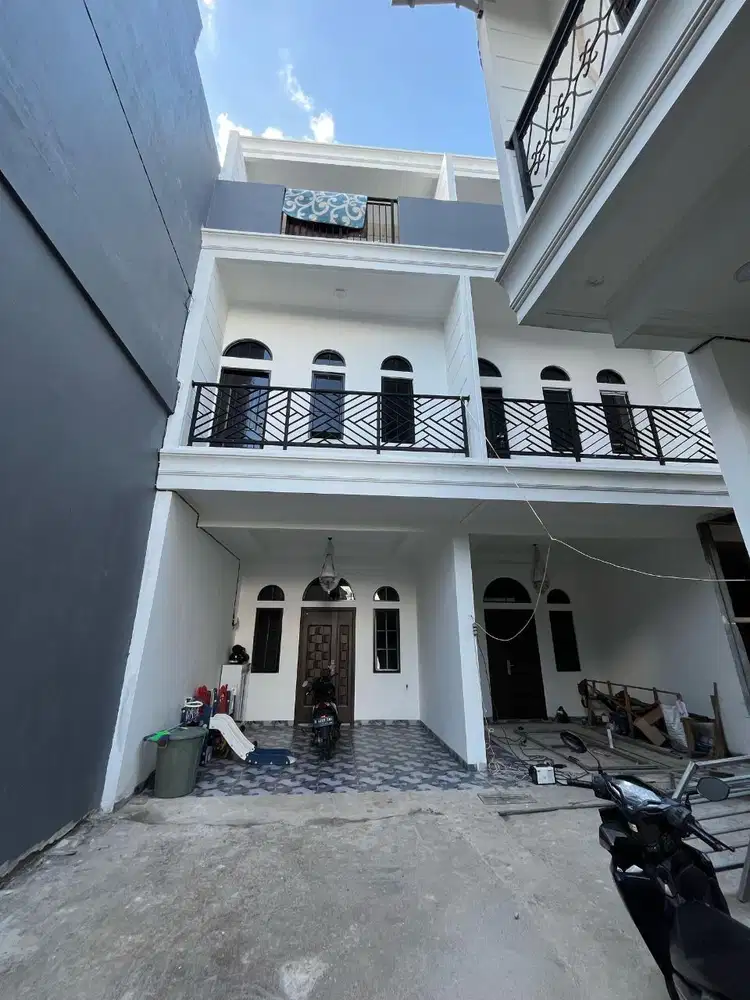 Rumah Minimalis Konsep Townhouse Di Batu Ampar,Kramatjati-Jaktim