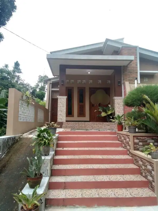 A082-Rumah Baru Lingkungan Asri Timurnya UNRIYO