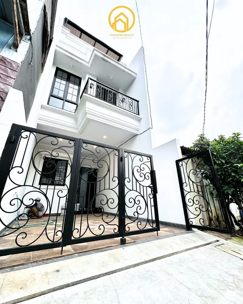 Rumah Mewah 2 Lantai Rooftop dalam Komplek perumahan