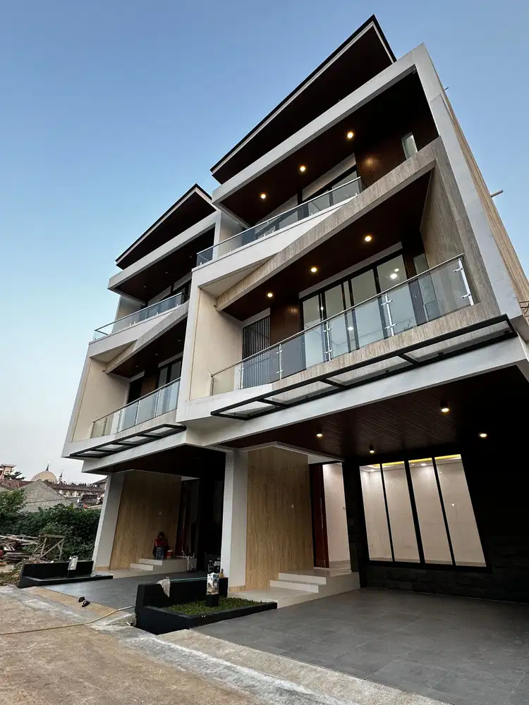 Rumah mewah 2 M an dalam cluster Jagakarsa Jakarta Selatan