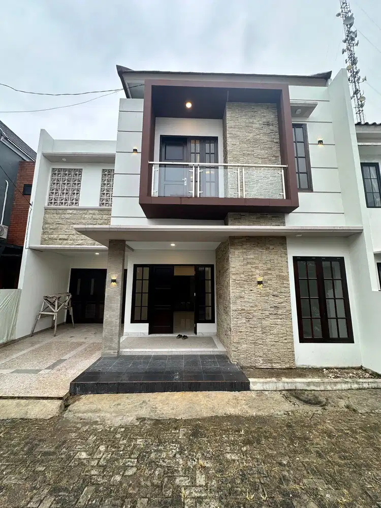 Rumah Modern Minimalis dalam cluster Jakarta Selatan
