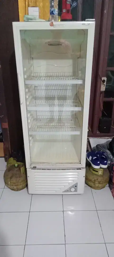Dijual Showcase SHARP