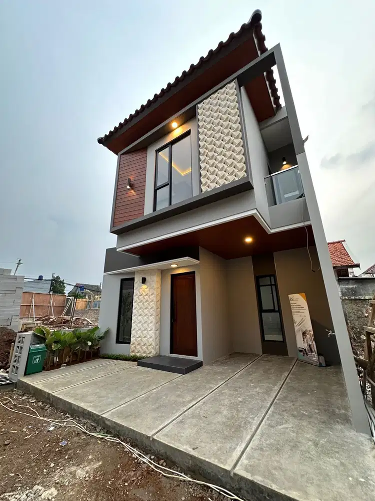 Rumah Dalam cluster pinggir jalan raya, dekat akses tol