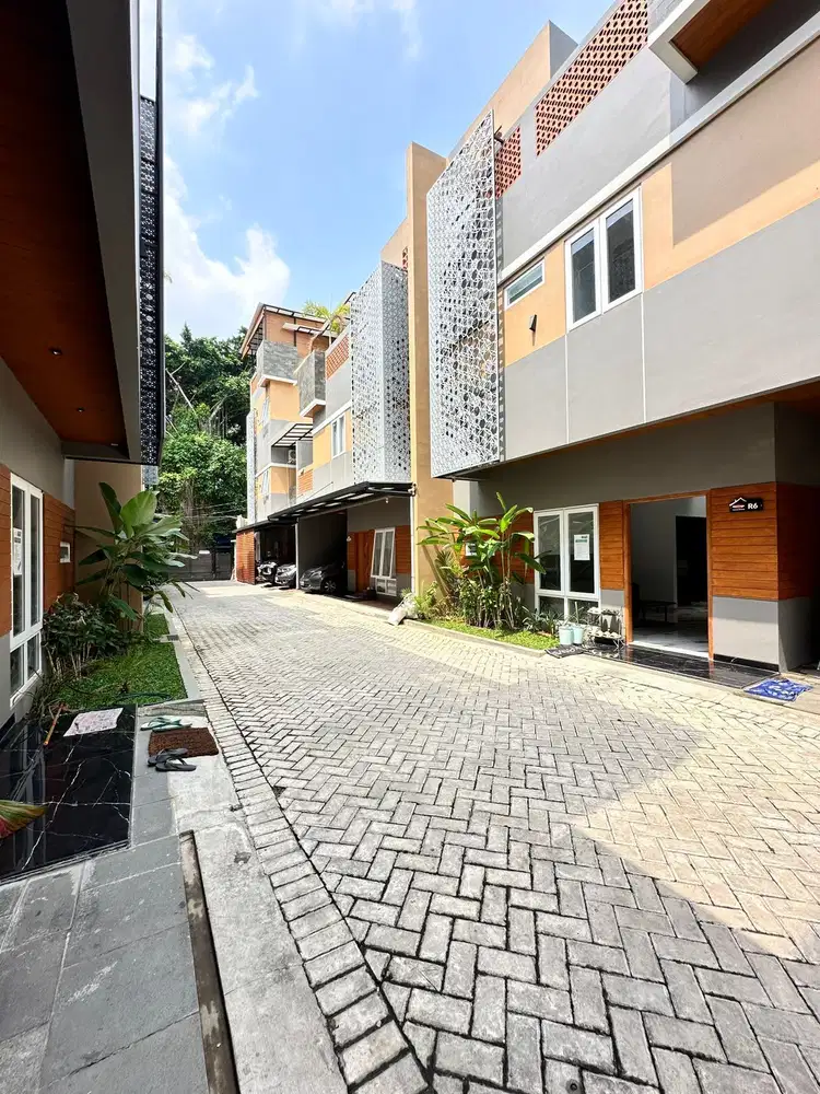 Rumah dalam Townhouse exclusive harga 2 M an Jagakarsa
