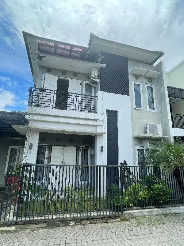 A054 - Dalam Perumahan Strategis Rumah Timur UIN