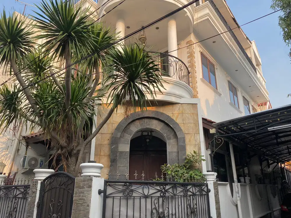 DIJUAL CEPAT RUMAH BESERTA ISINYA AKSES MOBIL STRATEGIS DI SUNTER