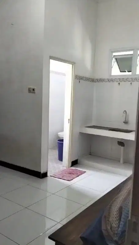 A036 - Kost Tingkat Full Penghuni Dekat Kuncen Klithikan