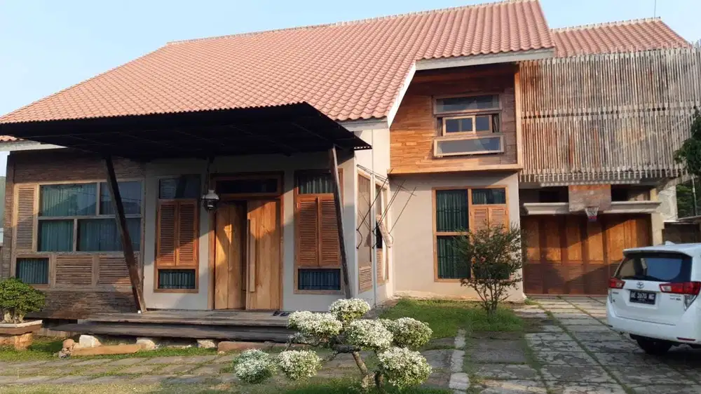 RUMAH MEWAH DI PUSAT KOTA PAHOMAN BANDAR LAMPUNG