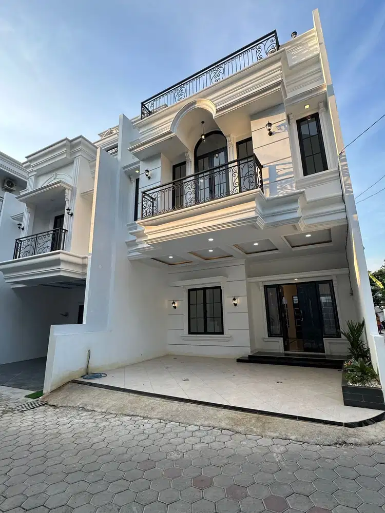 Rumah 3 lantai rooftop dalam cluster strategis