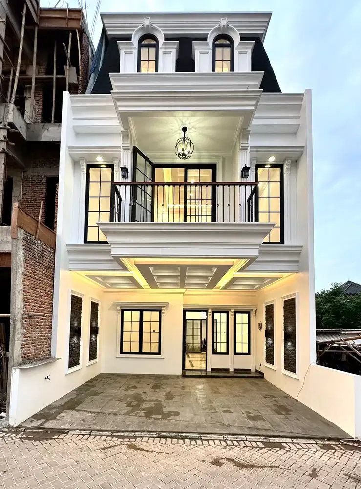 Rumah 2 M an dalam Townhouse Premium Di Dekat Ragunan
