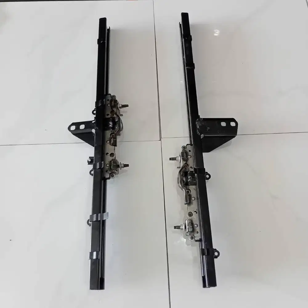 Dijual rel/rail sliding jok baris ke-3 (row-3 / rear-most) OEM copotan