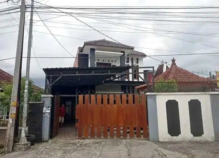 A178 - Rumah Mewah Luas 2 Lantai Pinggir Jalan Strategis Banguntapan