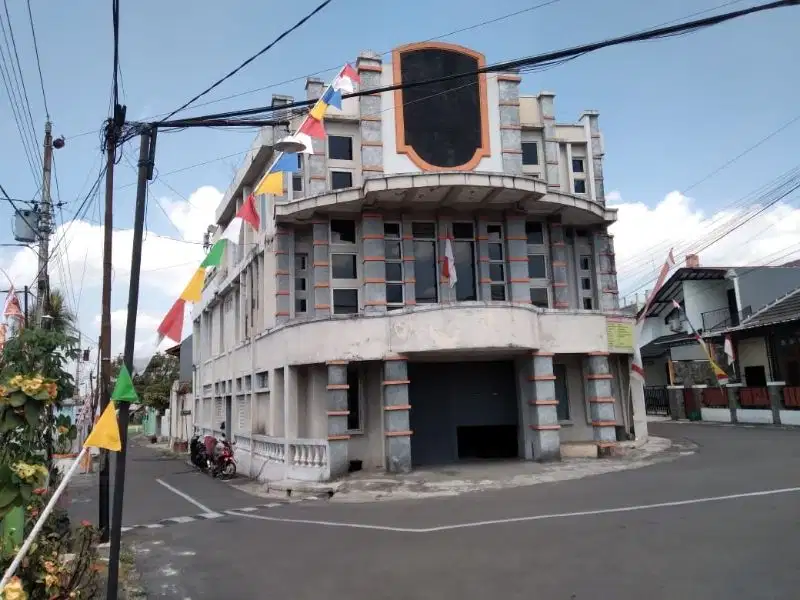 A099 - Nuansa Rumah Apik Tingkat Dekat Pandanaran