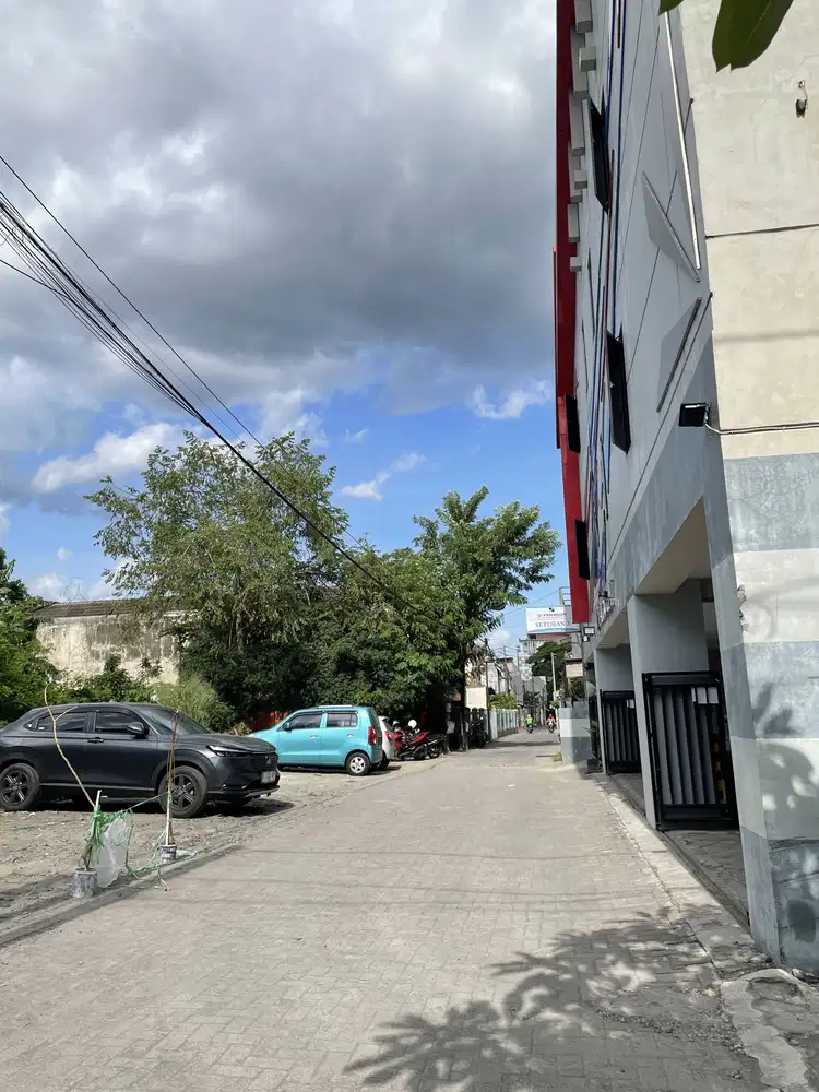 Tanah seturan persis depan D’paragon