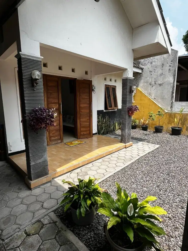 A169 - Rumah Luas dan Modern Murah Siap Huni di Purwomartani