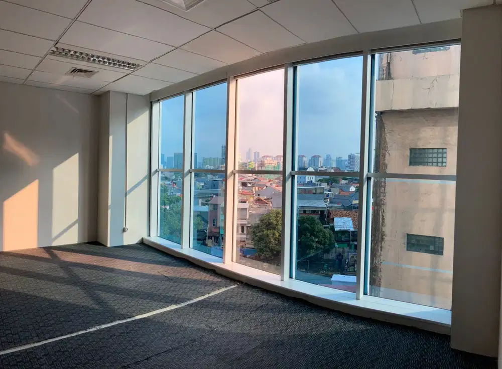 AREA BERKEMBANG! Kantor Disewakan Kawasan Senen, Luas 89,3m²