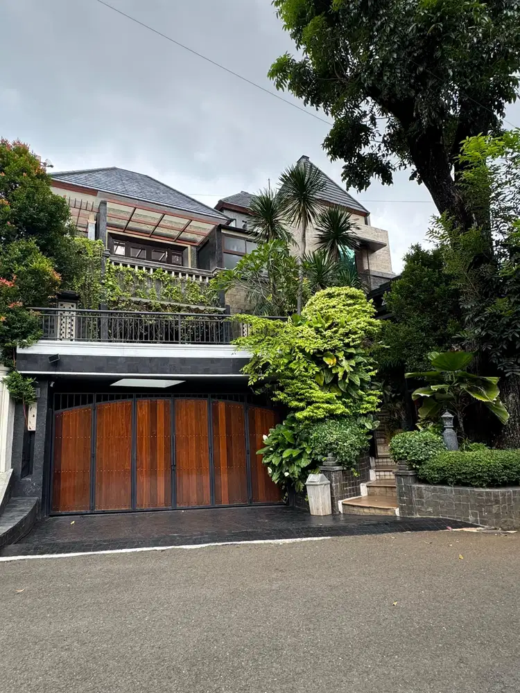 Rumah 2 lantai di Pondok Indah, Jakarta Selatan