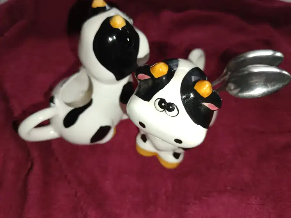 Tempat sendok teh / tissu / tusuk gigi karakter sapi