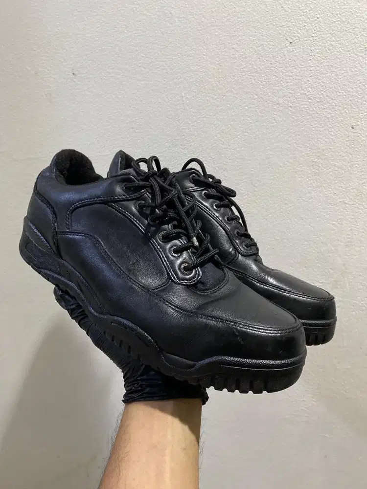 Sepatu safety goodyear oil resistant no marking black leather 46 ori