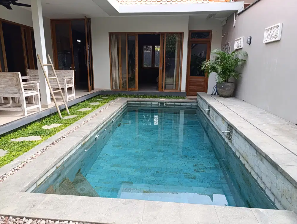 Villa lantai satu kawasan dekat pantai sanur dijual