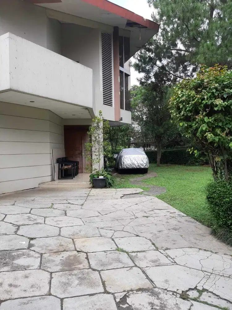 Dijual Rumah Luas plus Kosan Tubagus Ismail, Sayap Dago