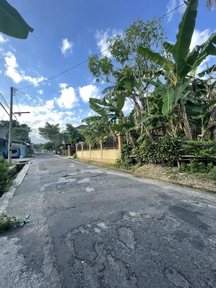 Tanah pekarangan samping lapangan ganjuran condong catur