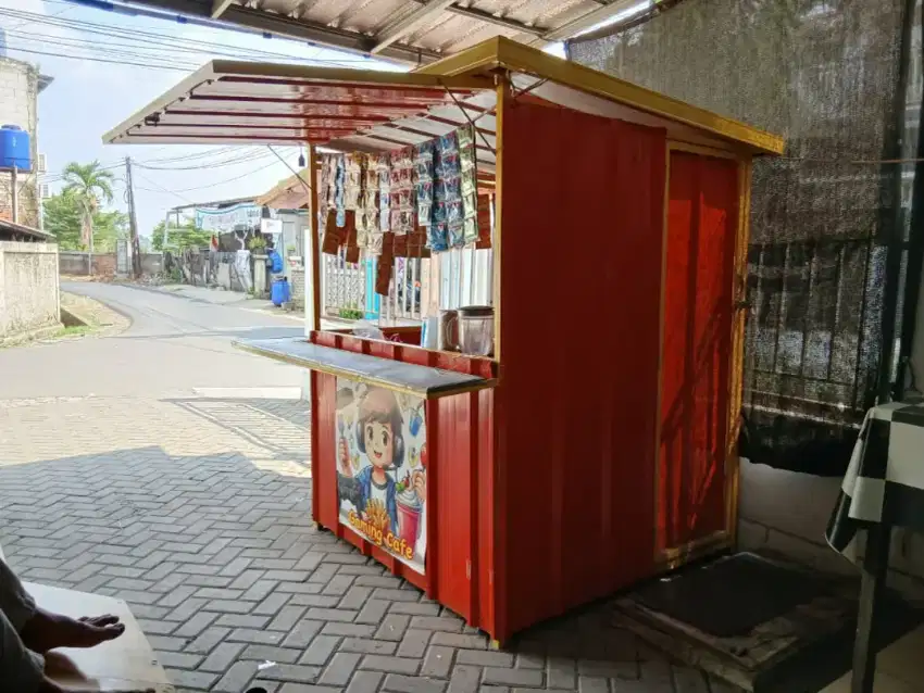 Booth Container