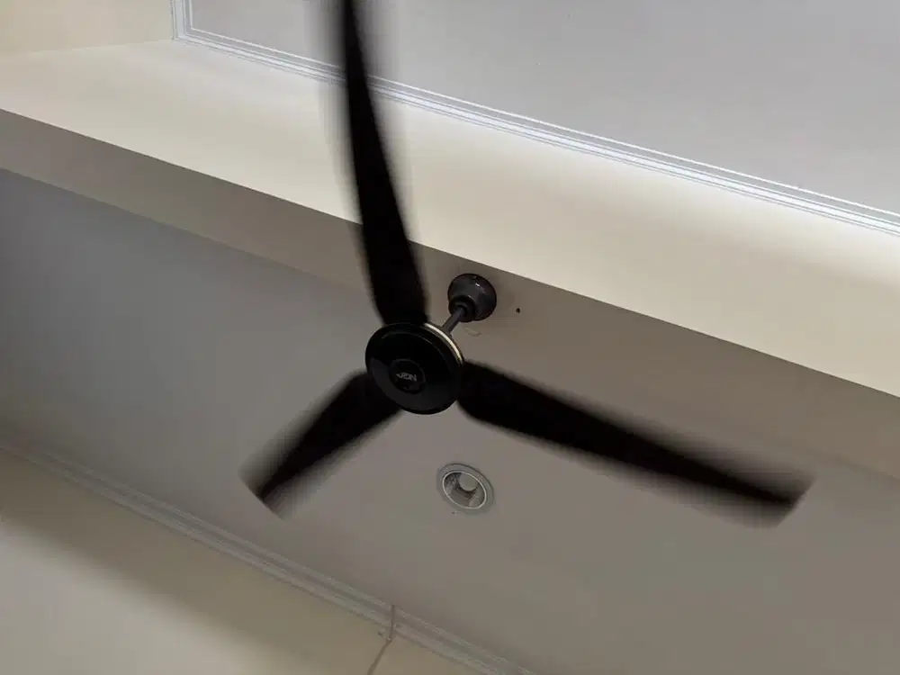 Kipas Angin Gantung Baru Belum Pernah Dipasang