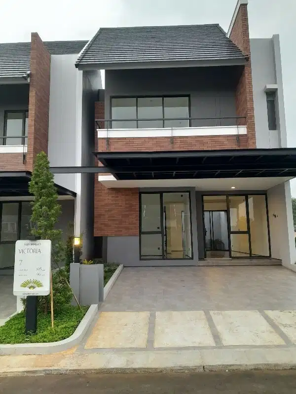 Rumah 2 lantai backyard luas ada balkon Lagoon Park Bukit Golf Cibubur