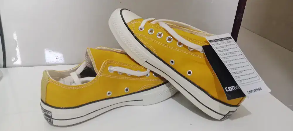 Converse low yellow size 40 ori