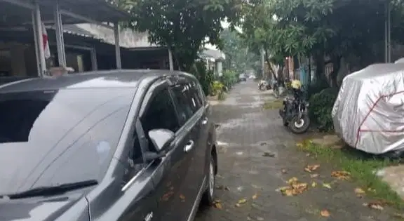 Di jual rumah dalam perumahan di pagedagan Tangerang selatan