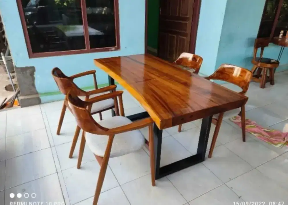 Meja teras trembesi solid