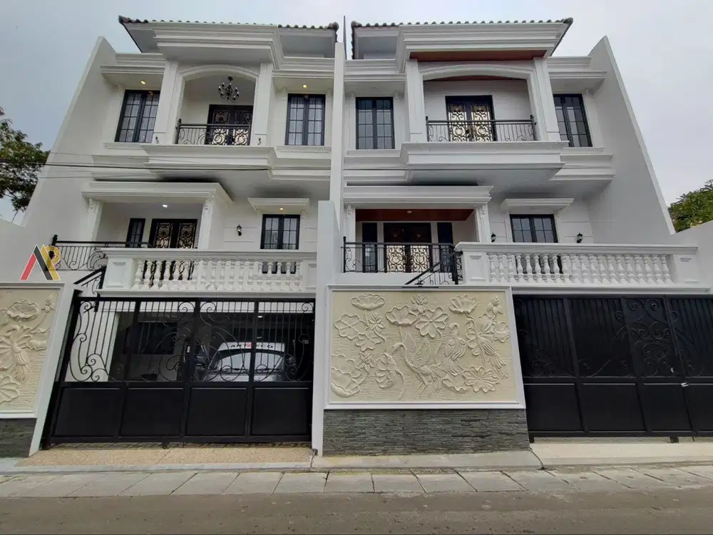 Brandnew House Classic 3 Lantai Dekat Pintu Tol Andara Cilandak Jaksel