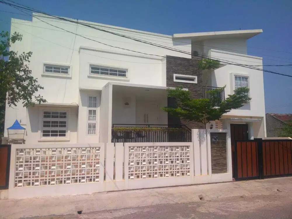 RUMAH MEWAH 2 LANTAI DIJUAL MURAH
